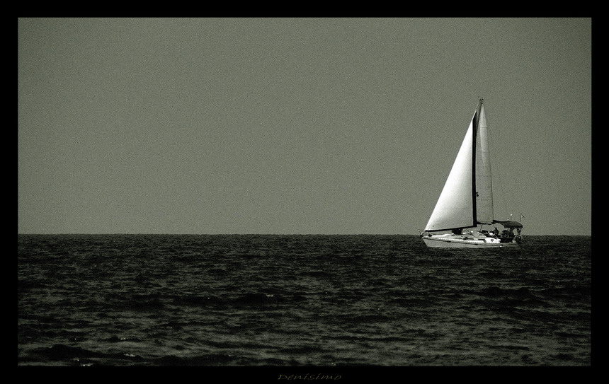 Фото жизнь (light) - spider238 - Creative & Abstrakt - Lonely sail