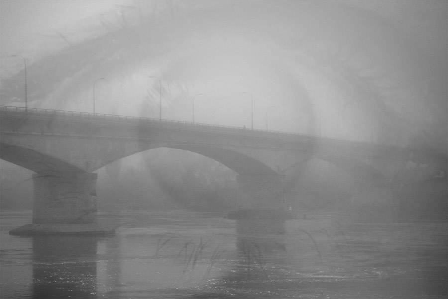 Мост над туманным заливом 