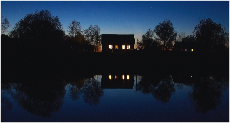 Фото жизнь (light) - hevsy - корневой каталог - Дом стоит свет горит, из окна видна даль...