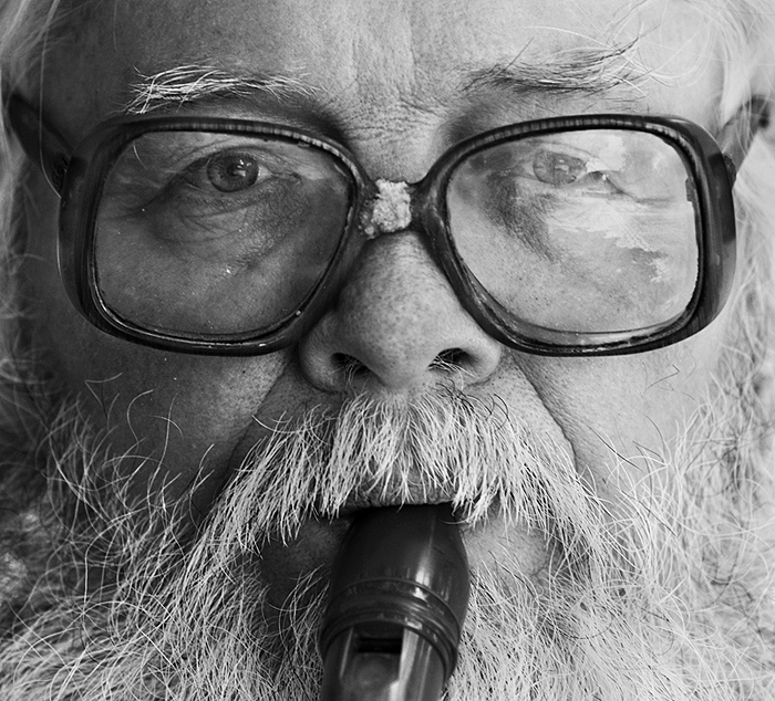 Фото жизнь (light) - Дмитрий Лукьяненко - Жанровый портрет... - Про старого музыканта...