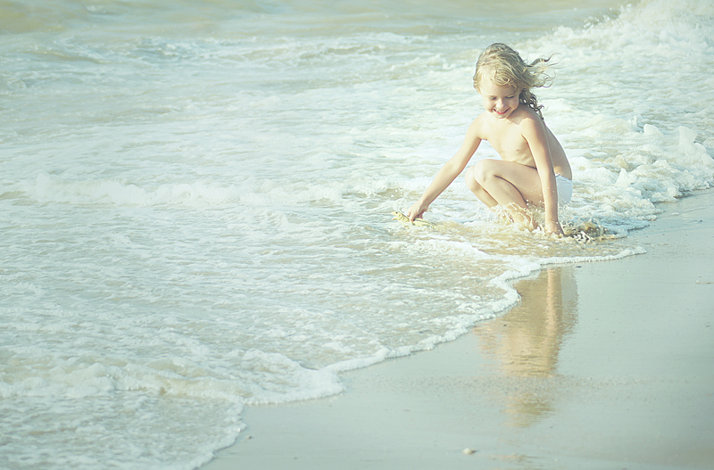 Фото жизнь (light) - Taina - Наблюдая жизнь... - ребенок и море...
