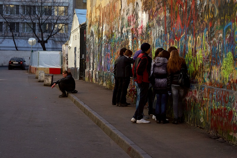 Фото жизнь (light) - Lisovsky - Жанр - "Стена Цоя" на Арбате.