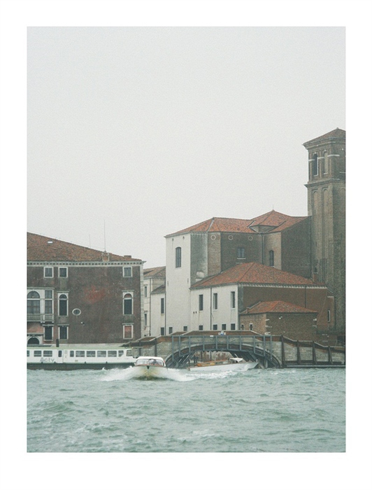 За углом Венеции
