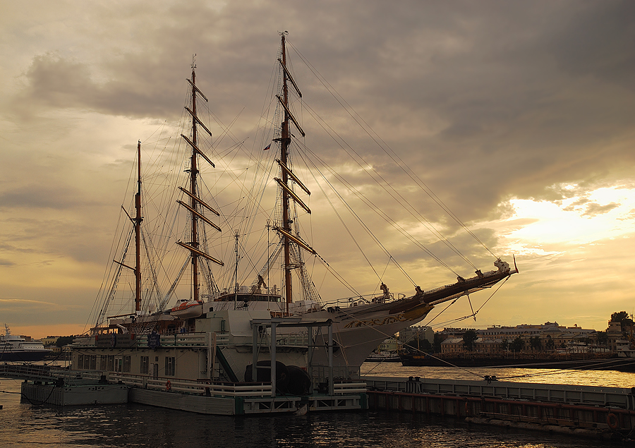 Фото жизнь (light) - Алексей Гаврилюк - Белые ночи. Санкт-Петербург. 2008 - Sea cloud II