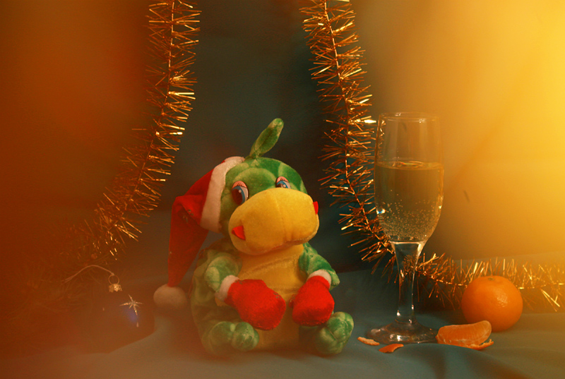 Фото жизнь (light) - Елена Завитаева - Праздники (натюрморты) - Встречайте: на сцене виновник наступившего года.