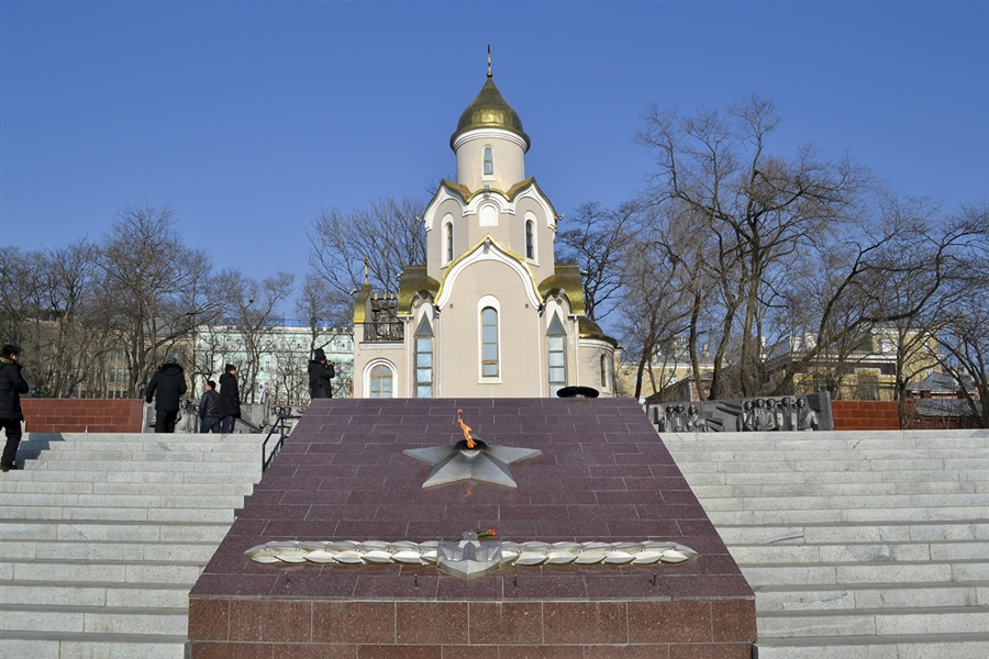 У Вечного огня.