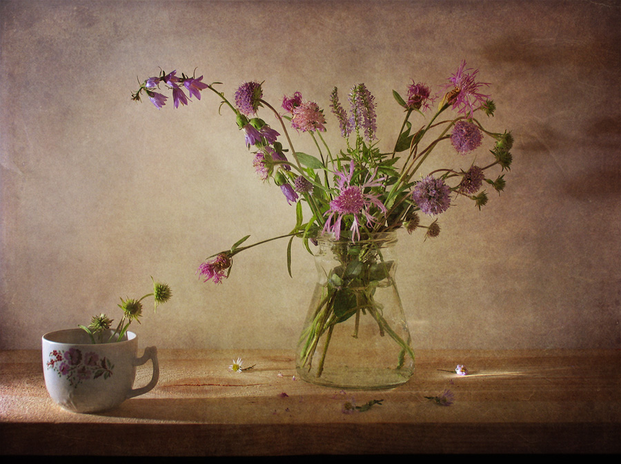Фото жизнь (light) - Елена Завитаева - Натюрморты с цветами - С лесными цветами
