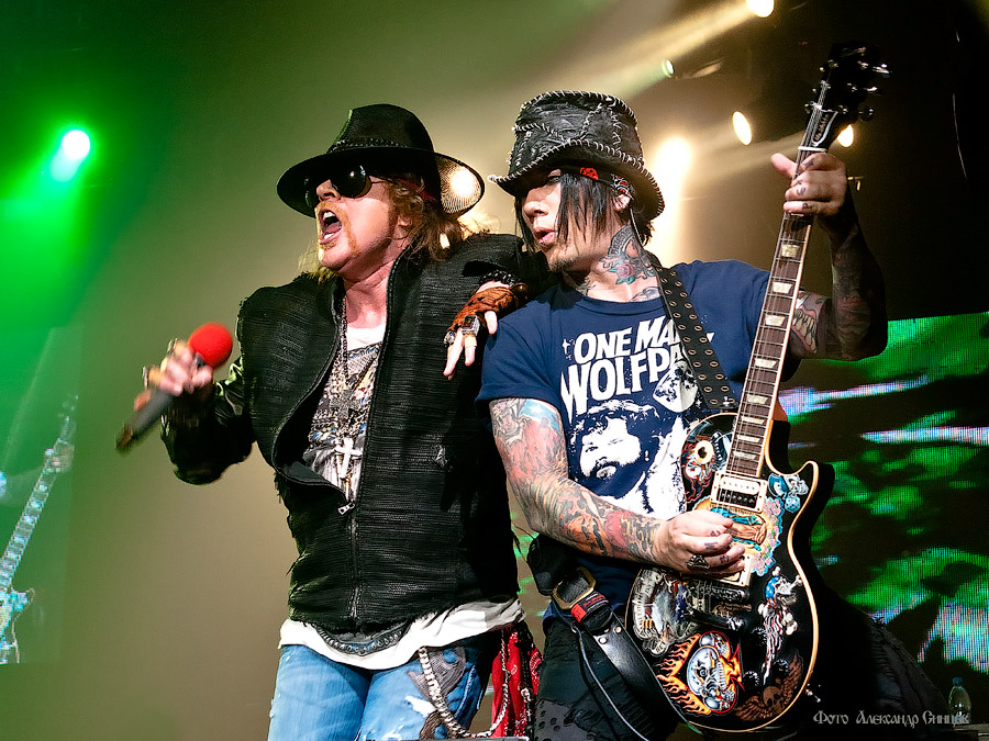 Фото жизнь - Ямочкин Сашечка - СЦЕНА - Концерт Guns N’Roses в Москве.