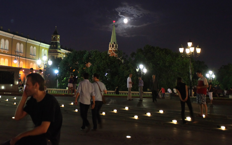 Фото жизнь (light) - VyacheslavCHik - корневой каталог - Зачем им луна ?