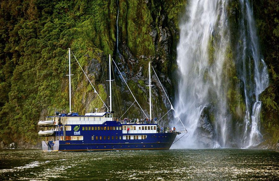 Фото жизнь (light) - PhotoSD - Новая Зеландия - Купание под водопадом