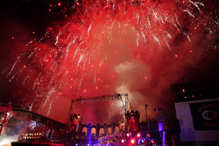 Фото жизнь (light) - Doctor777 - корневой каталог - Праздничный фейерверк