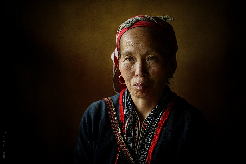 Фото жизнь (light) - soft_Light - корневой каталог - Женщина племени Red Dao