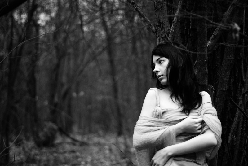 Фото жизнь - Валерия Осиповская - корневой каталог - girl in a deep forest