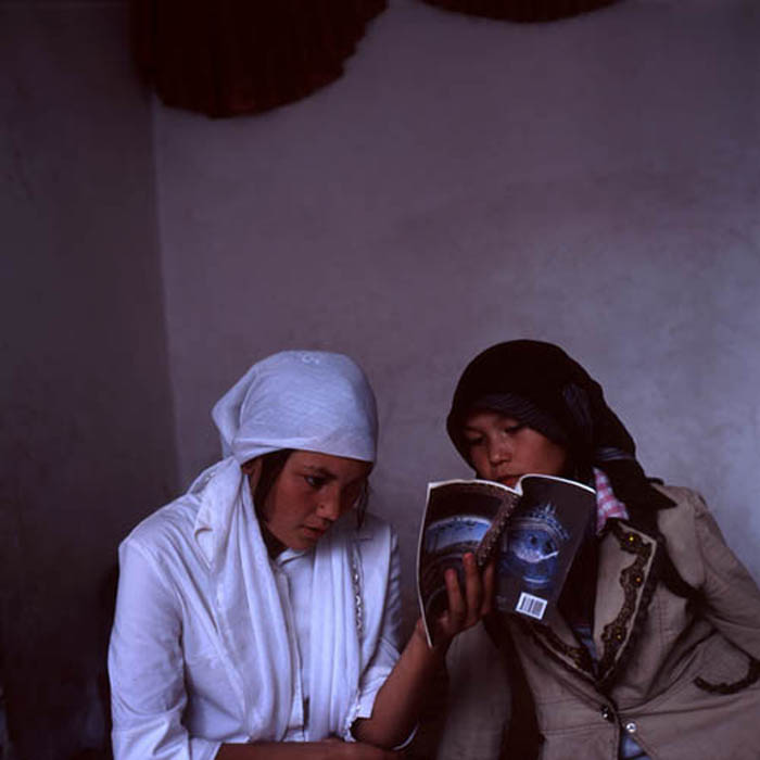 Фото жизнь (light) - xincheng - lubitel166b - девочики читающие Коран