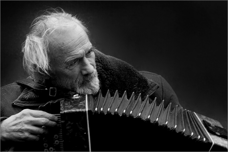 Фото жизнь (light) - Константин Бобрищев - корневой каталог - Старый музыкант