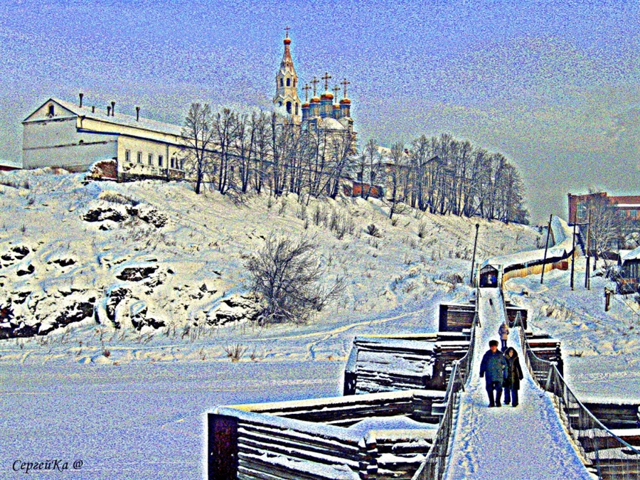 Вид на Свято-Троицкий собор.