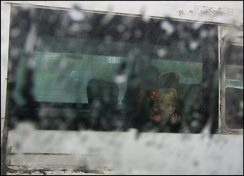 Фото жизнь (light) - Намик Багиров - корневой каталог - Девочка и дождь