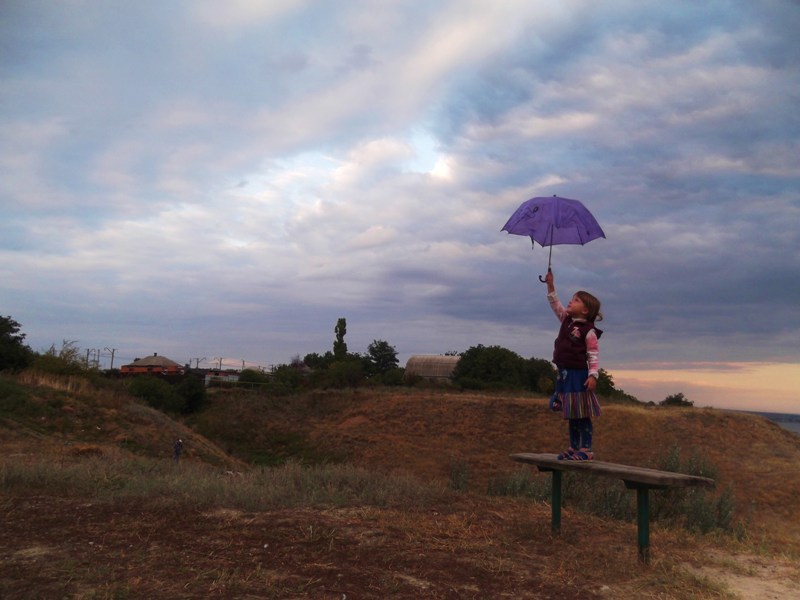 Фото жизнь (light) - OKSANA_KOSATENKO - корневой каталог - девочка с зонтиком