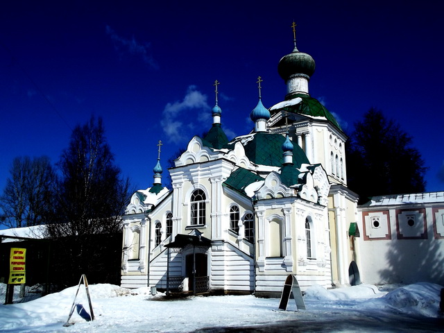 Фото жизнь - Сергей Кочнев - мужской Успенский монастырь. - церковь крылечко