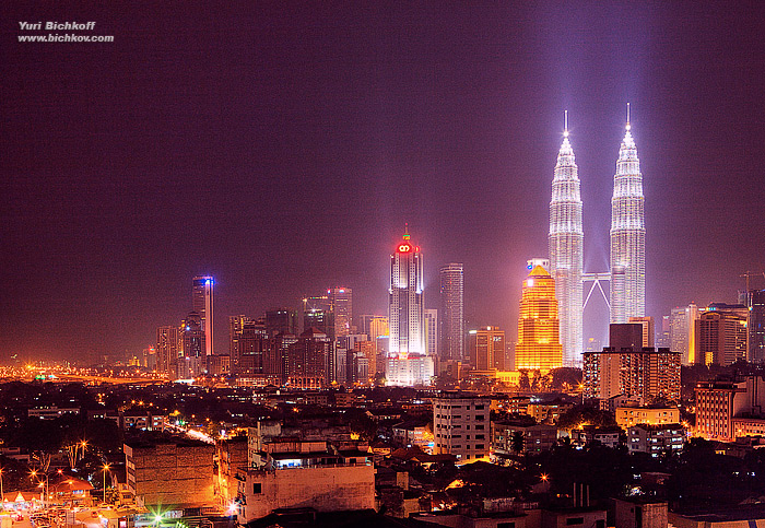 Фото жизнь (light) - Юрий Бычков - корневой каталог - Petronas Twin Towers