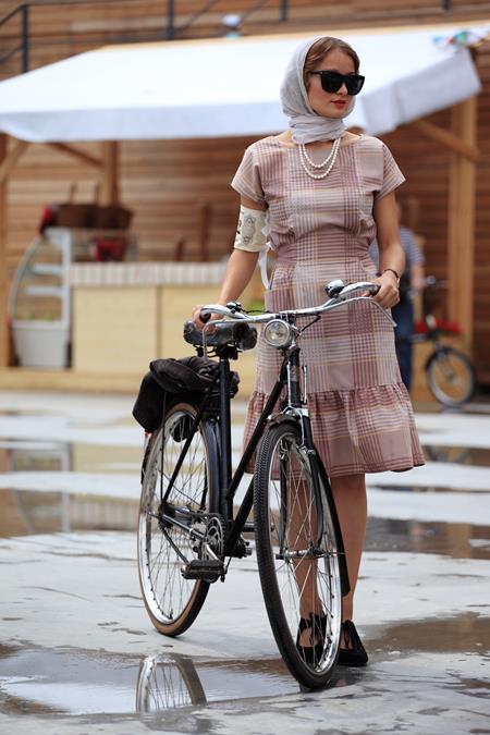 Фото жизнь (light) - Мария Мартынова - корневой каталог - Девушка и велосипед