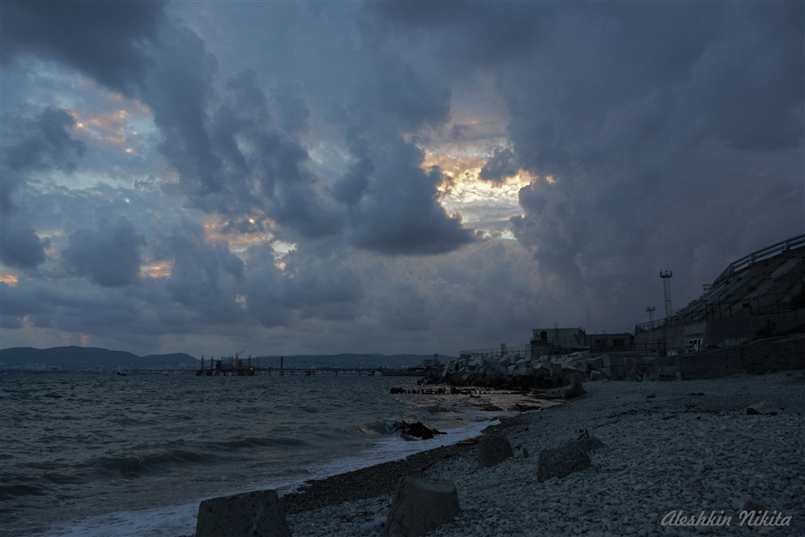 Закат во время шторма