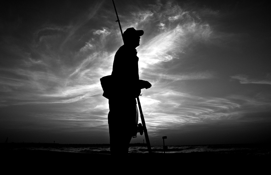 Фото жизнь (light) - Колоярский Ави - корневой каталог - Рыбак в сумерках