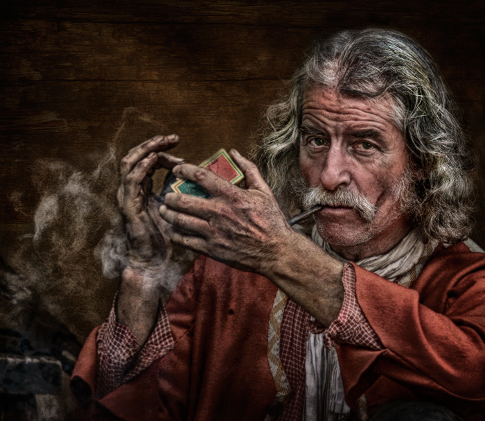 Фото жизнь (light) - Melonik - Portrait - A man puffing on a pipe.