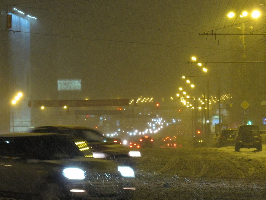 Фото жизнь (light) - Александр Черноиван - ночная Москва - во время снегопада