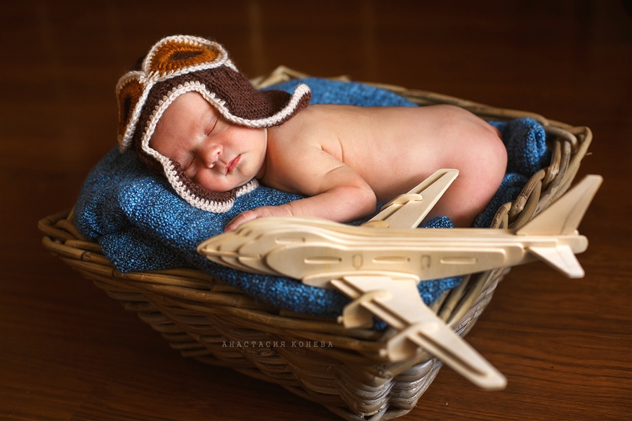 Первым делом самолёты,ну а девушки потом))))