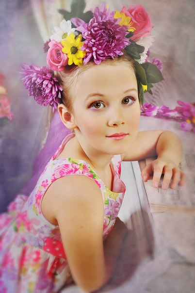 Фото жизнь (light) - Оксана Крафт - Детская фотосессия в студии - Цветочное фото
