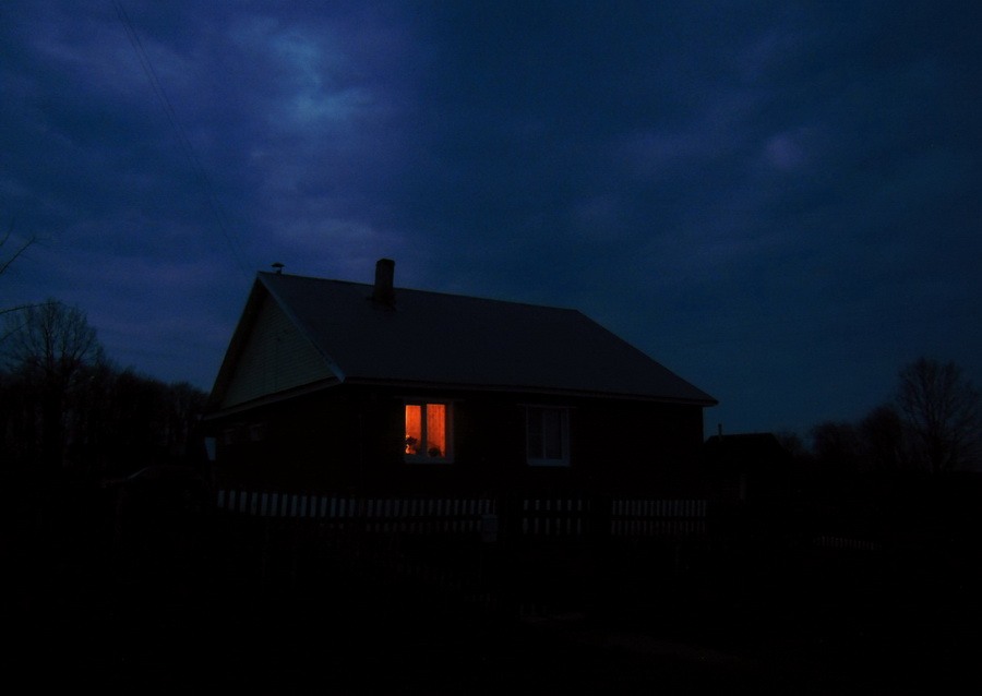 Фото жизнь - Владимир Юрков - корневой каталог - Запоздалое окно (из цикла "Одиночество света"