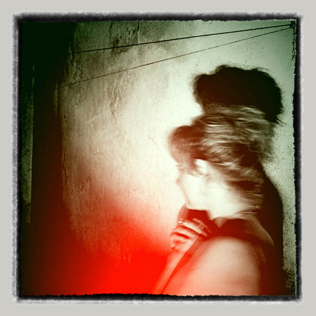 Фото жизнь (light) - mickmouse - корневой каталог - Констатация в движении нечто красно-чёрно-серо-зелёного с вкраплениями белого и ниреского при том;)