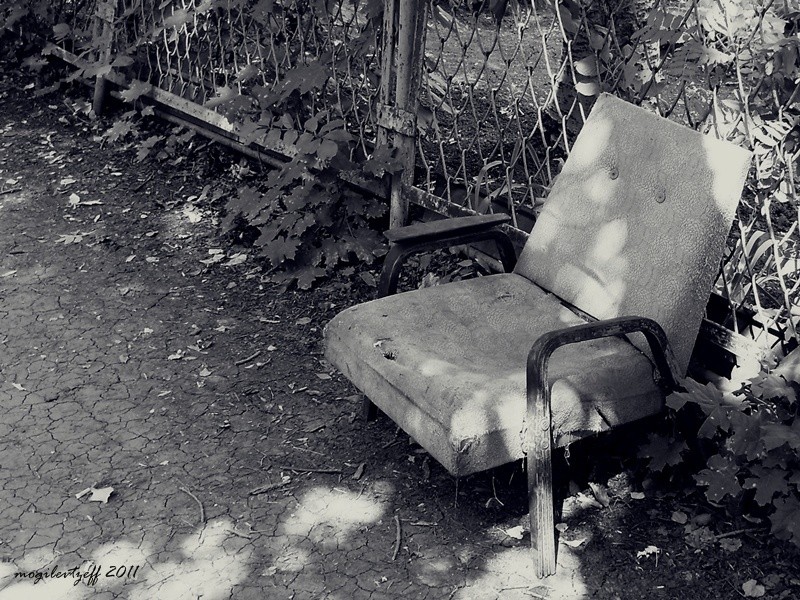 Фото жизнь (light) - некто mogilevtzeff - ассорти - грустное старое кресло