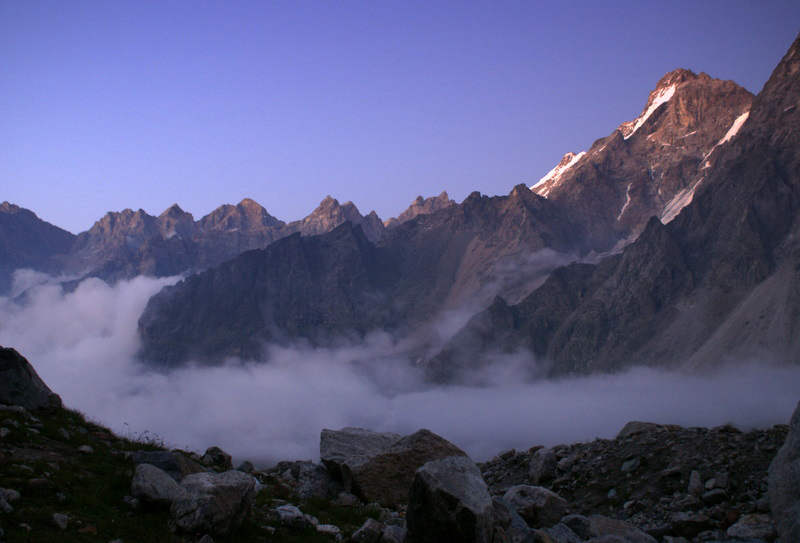 Фото жизнь (light) - SVANko - Горы - ...Туман плывёт ущельем,в душе моей туман...