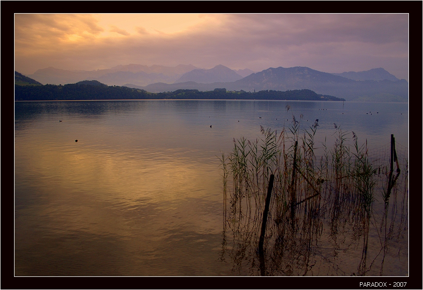 Фото жизнь (light) - PARADOX - В краю озер и горных пиков - Швейцария - Тишина. Только рябь на воде ...