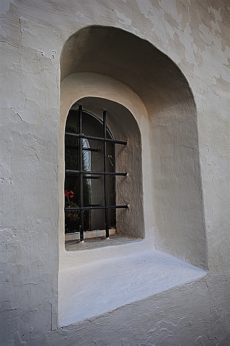 Фото жизнь (light) - Дмитрий Сундеев - корневой каталог - Монастырское окно, флешмоб "Окно"