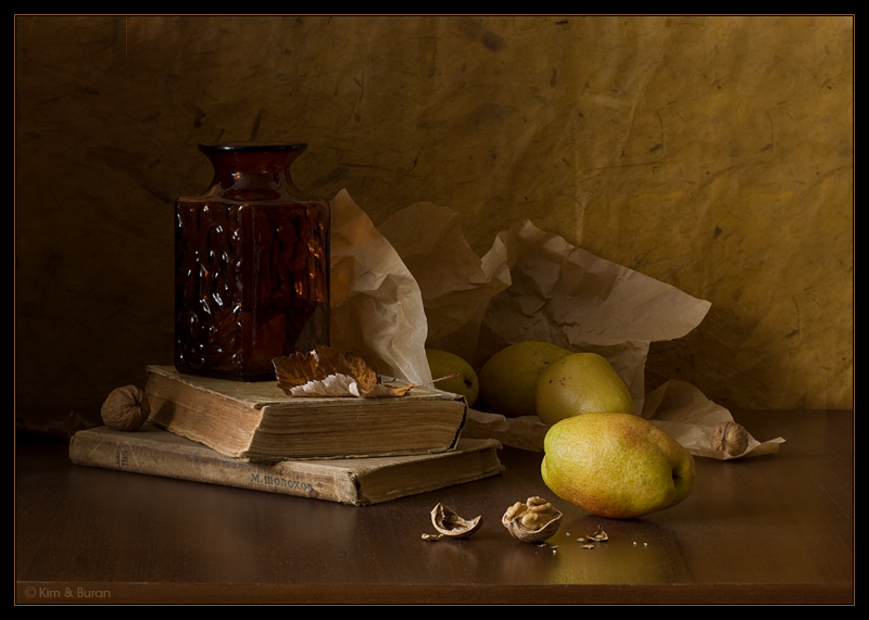 Фото жизнь (light) - Kим и Буран - Still Life - натюрморт с книгами и грушами