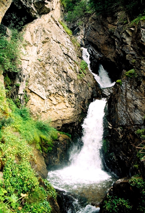 Кайракский водопад