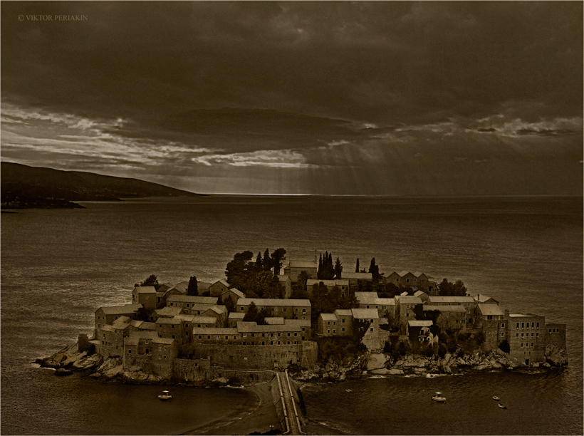 Фото жизнь (light) - Виктор Перякин - корневой каталог - остров в Адриатике