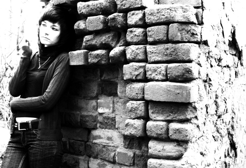 Фото жизнь (light) - el_hombre - альбом - girl beside the brick wall