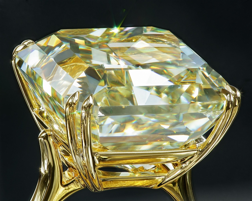 Viaţa Foto - Serghei Pryanechnikov - directorul rădăcină - Fotografie bijuterii.  Bijuterii cu diamante mari.  Diamante de culoare fantezie.