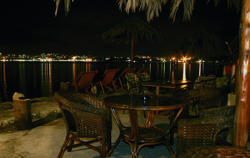 Фото жизнь (light) - lokfuhrer - Поездки - ужин на берегу