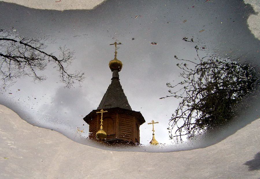 Фото жизнь (light) - Виктор Солодухин - Россия Православная - После дождя в лужах появляются купола