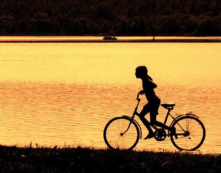 Фото жизнь - Vorobyev_Roman - корневой каталог - девочка на велосипеде