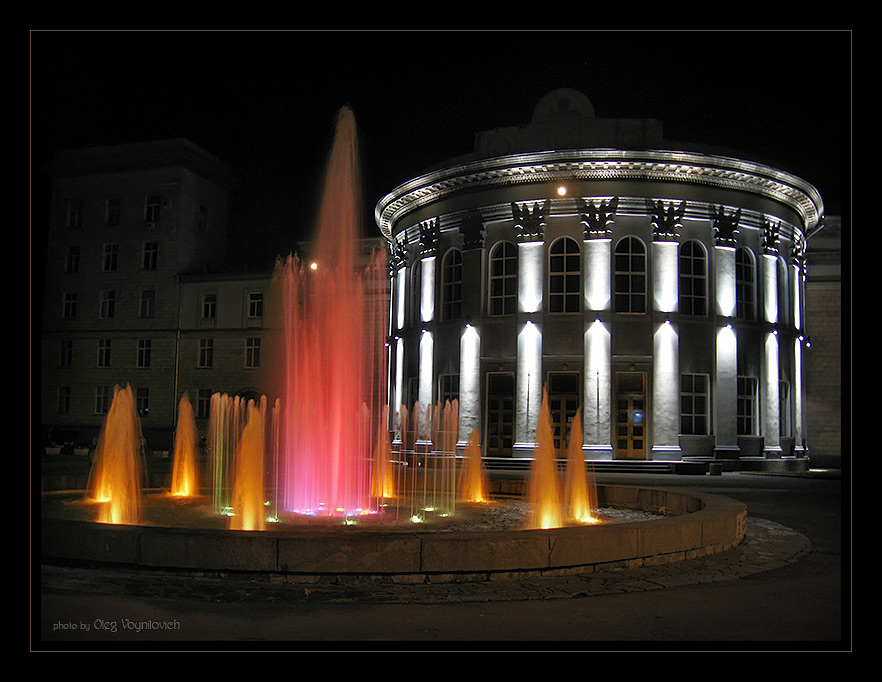 Фото жизнь - Олег Войнилович - корневой каталог - Ночной фонтан