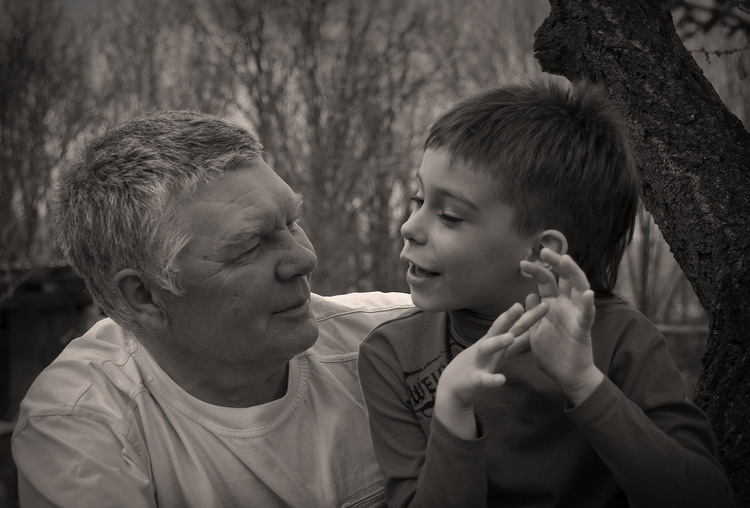 Фото жизнь (light) - Дмитрий Ненашев - Егорыч - ...внук и дед, разговор о жизни...