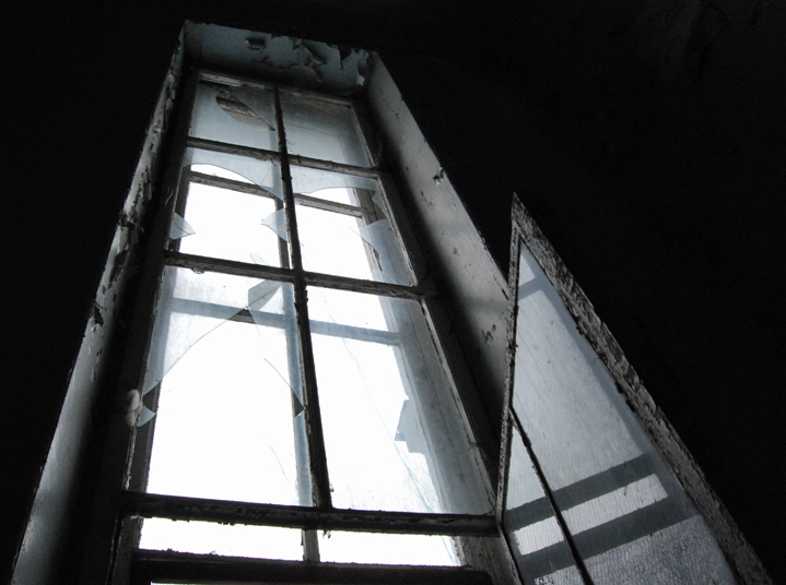Фото жизнь (light) - vlad1334 - Заброщенные дома , индустиральные фото и тп - "Окно.."
