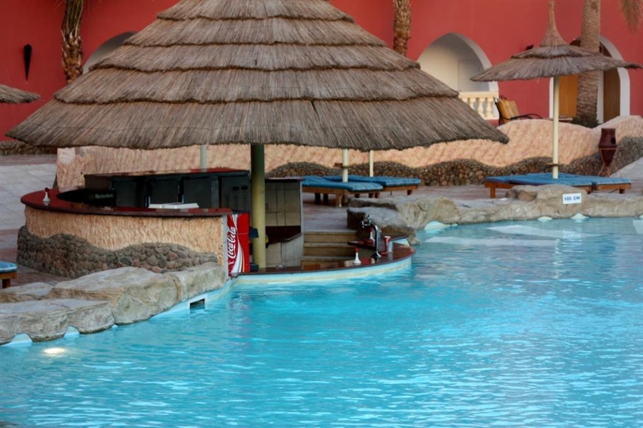 Опустевший бар