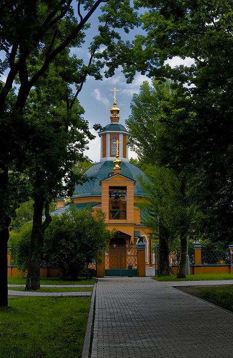 Церковь Святой Троицы в Воронцово. Москва.